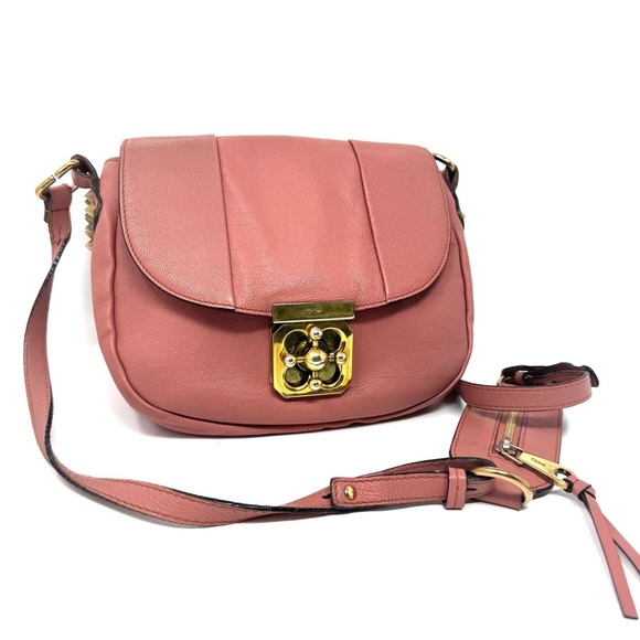 Chloe Elsie Crossbody – Pink Grained Leather with Gold Turn-Lock - Picture 2 of 12